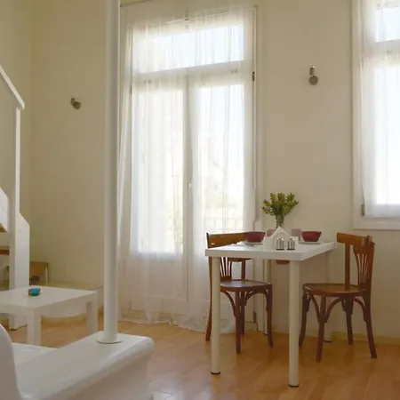 Cozy Loft In A Apartment Ermoupoli