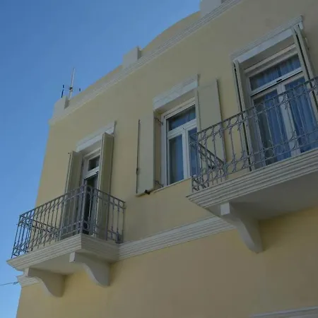 Apartment Cozy Loft In A Ermoupoli